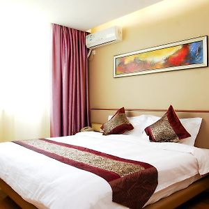 Deluxe King Room Smoking